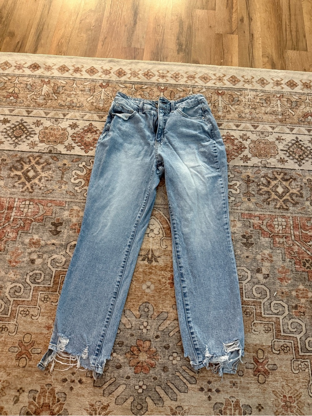 Light Wash Distressed Boyfriend Jeans - Casual Everyday Fit